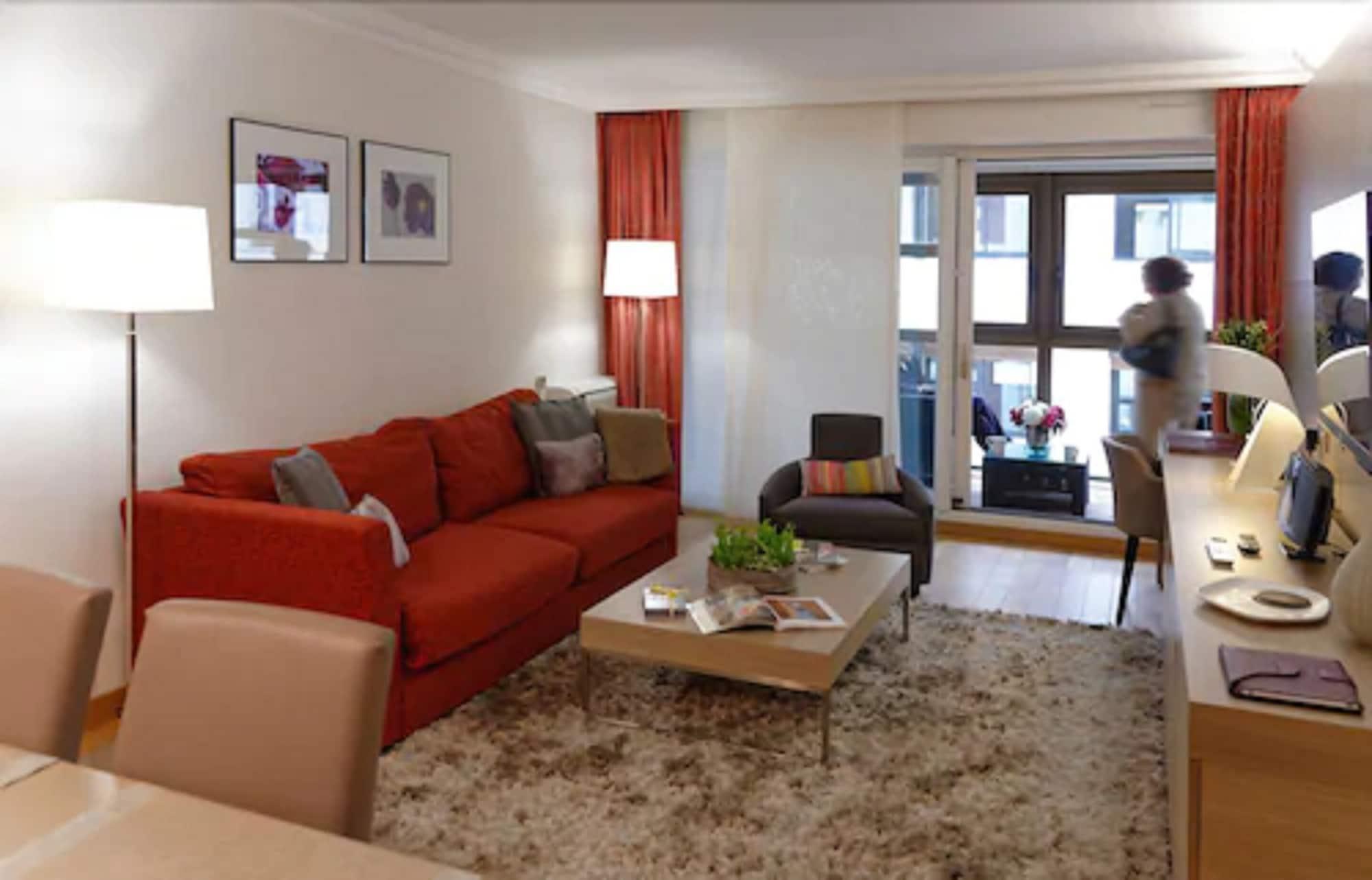 Aparthotel Alma Marceau 4*