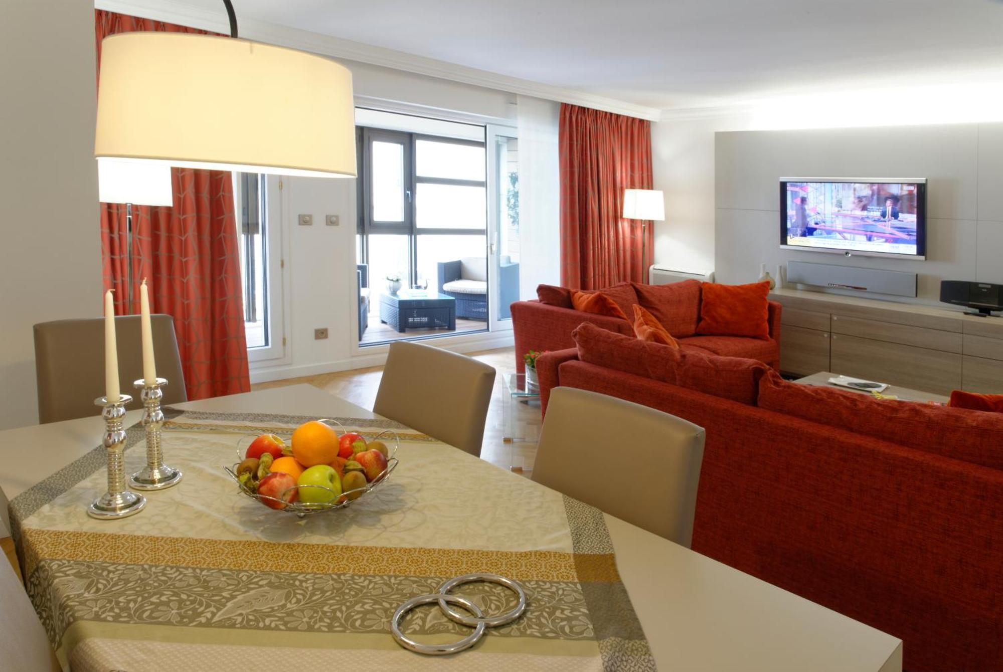 Alma Marceau Aparthotel 4*